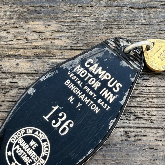 Vintage Campus Motor Inn East BINGHAMTON NY Hotel Motel Key Fob Keychain Vestal - Picture 3 of 6